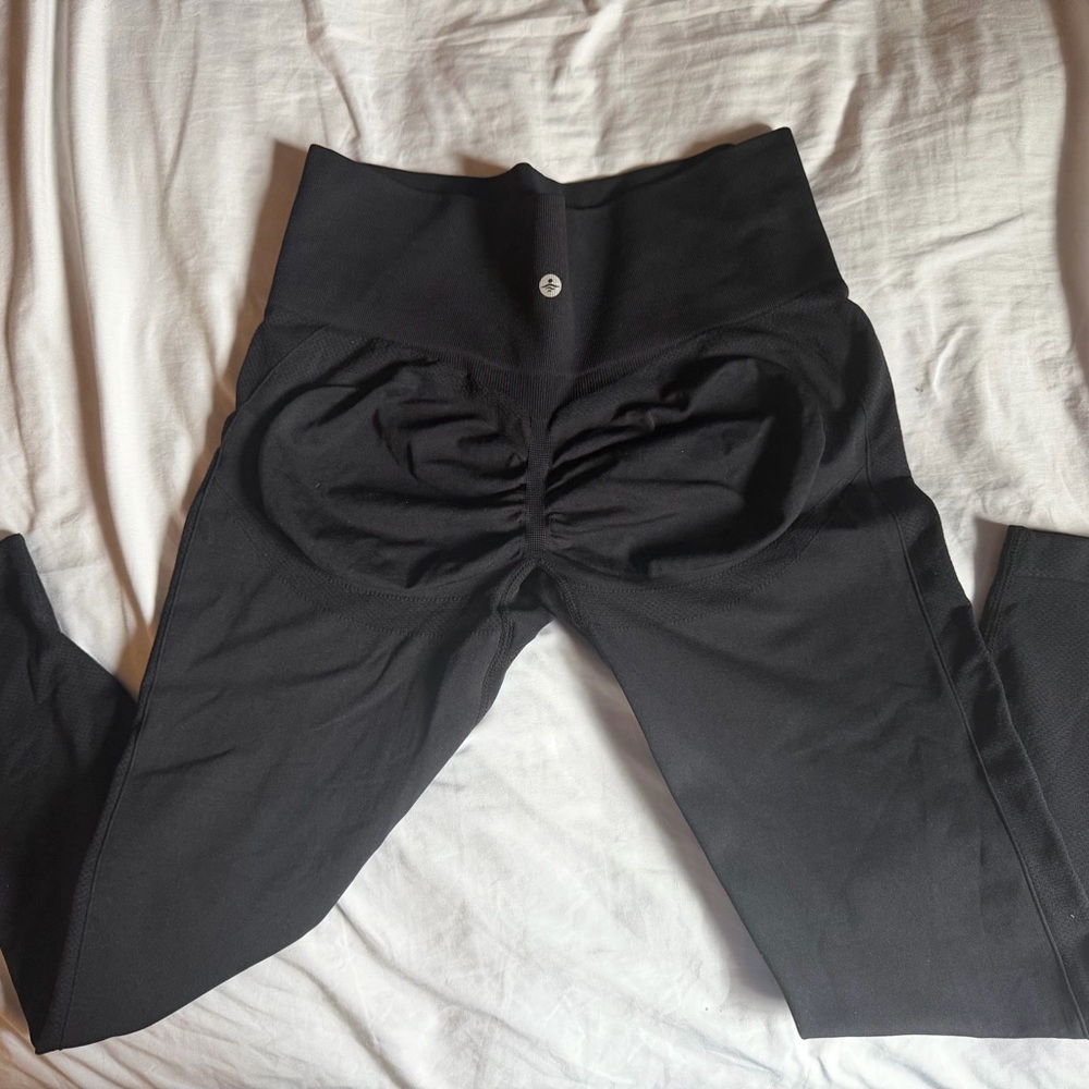 HALARA - OneForm Seamless High Waisted Legging - Picture 3 of 3